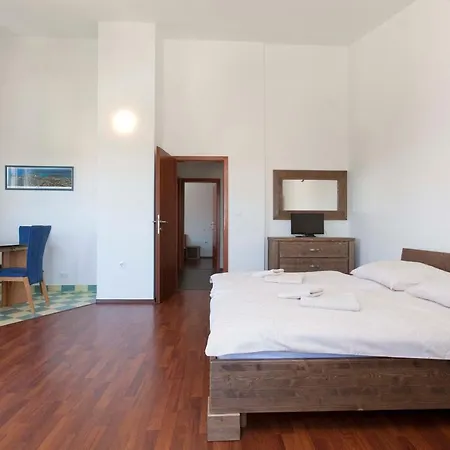 Villa Undina - Luxury House Near Beaches For Big Group Premantura
