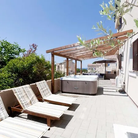 Undina - Luxury House Near Beaches For Big Group